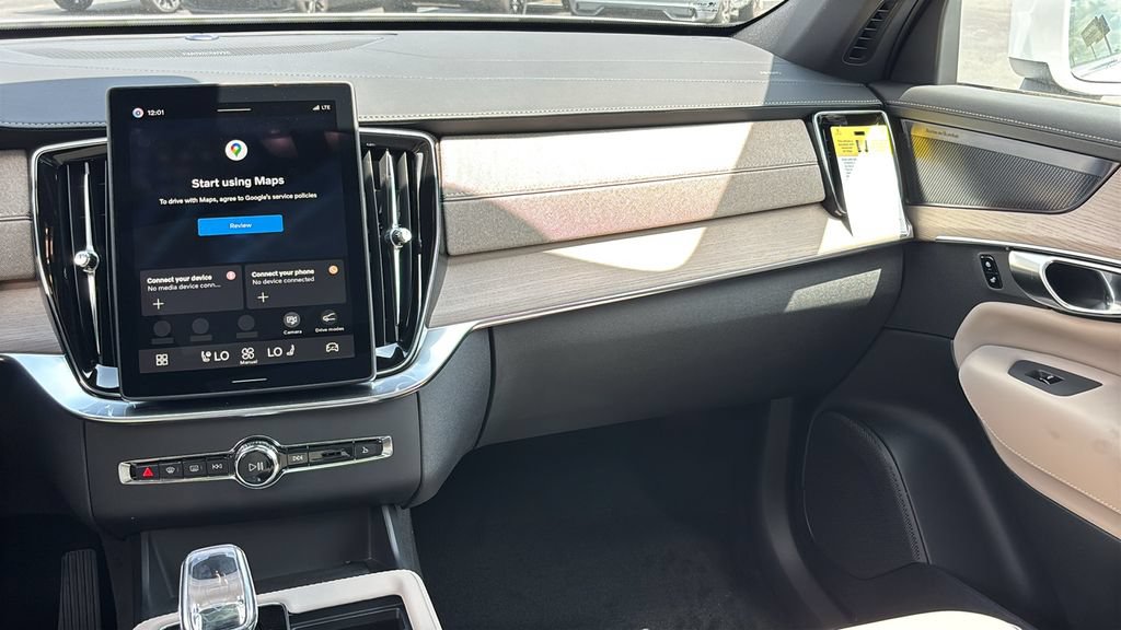 New 2026 Volvo XC90 T8 Plus w/ Protection Package Premier AWD/4WD image 8