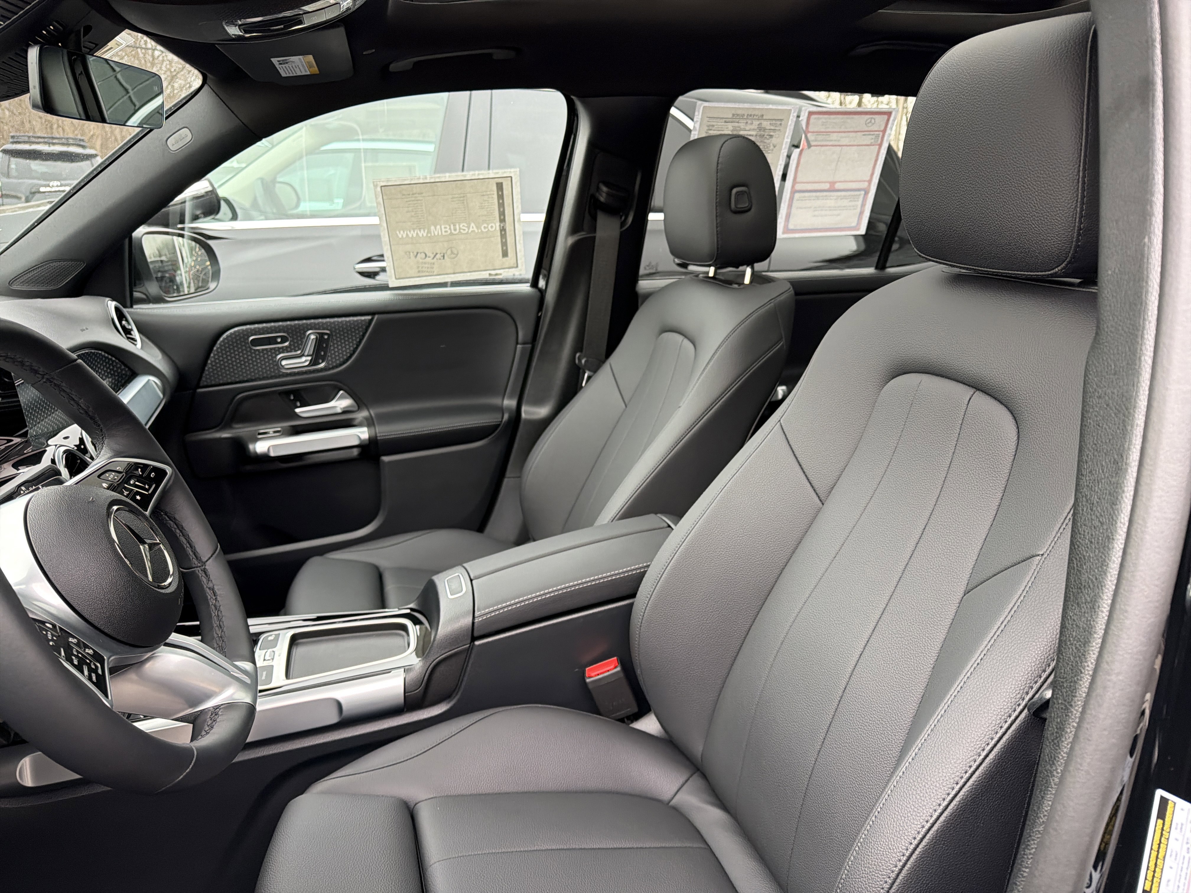 Used 2026 Mercedes-Benz GLB 250 4MATIC image 10