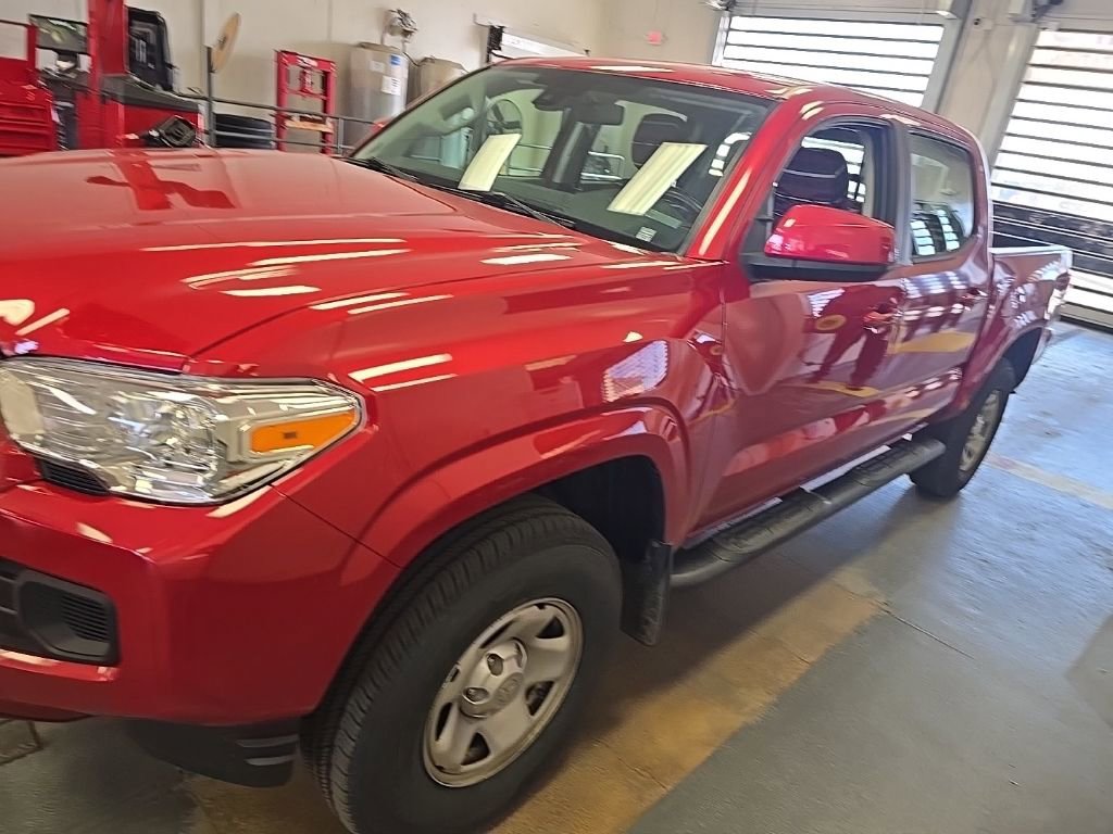 Used 2018 Toyota Tacoma SR w/ SR Convenience Package image 2