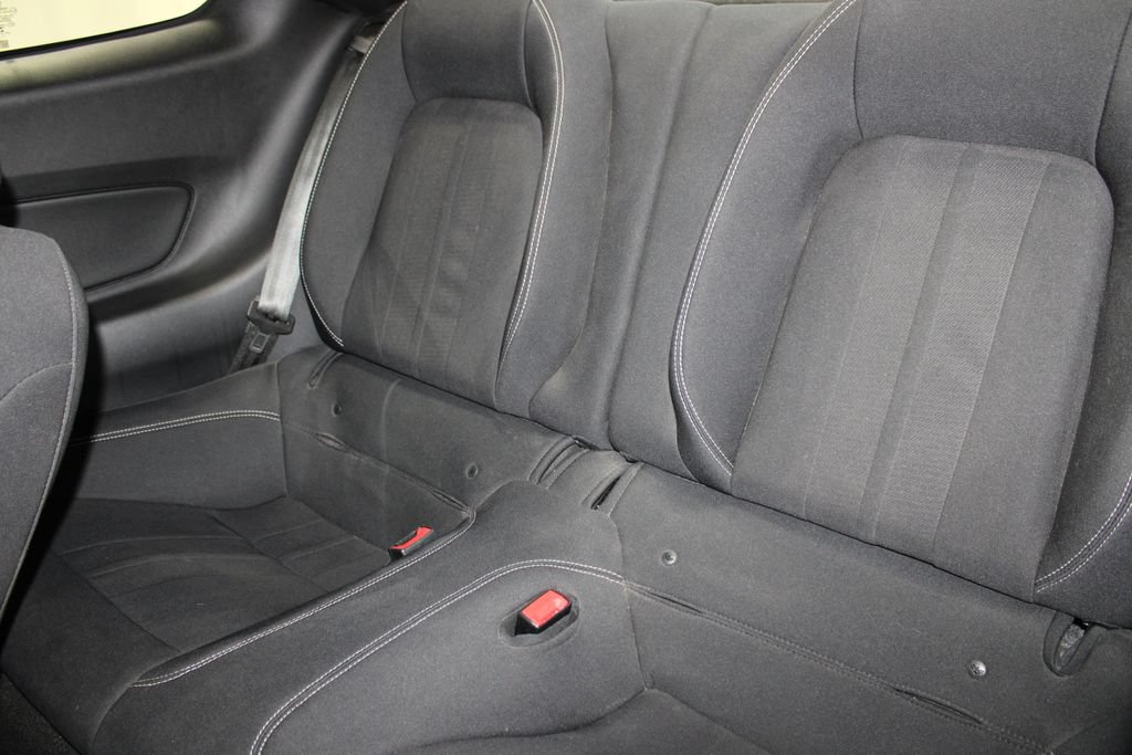 Used 2018 Ford Mustang Coupe RWD image 25