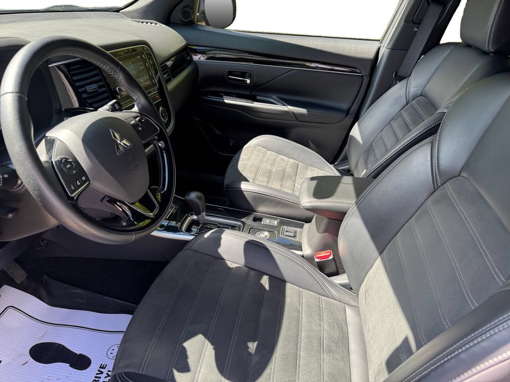 Used 2019 Mitsubishi Outlander AWD image 9