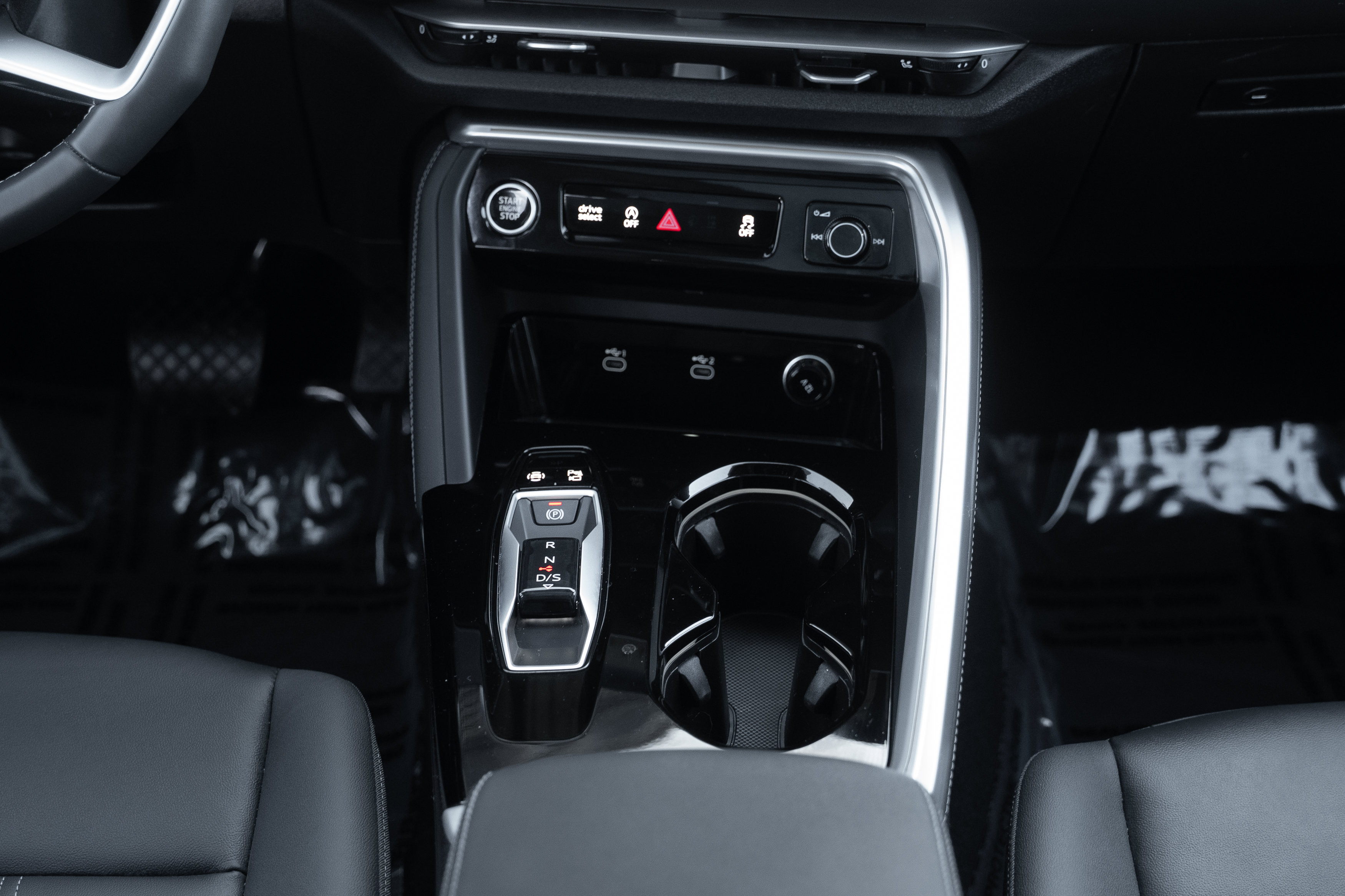 Certified 2025 Audi Q5 Premium w/ Convenience Package AWD/4WD image 17