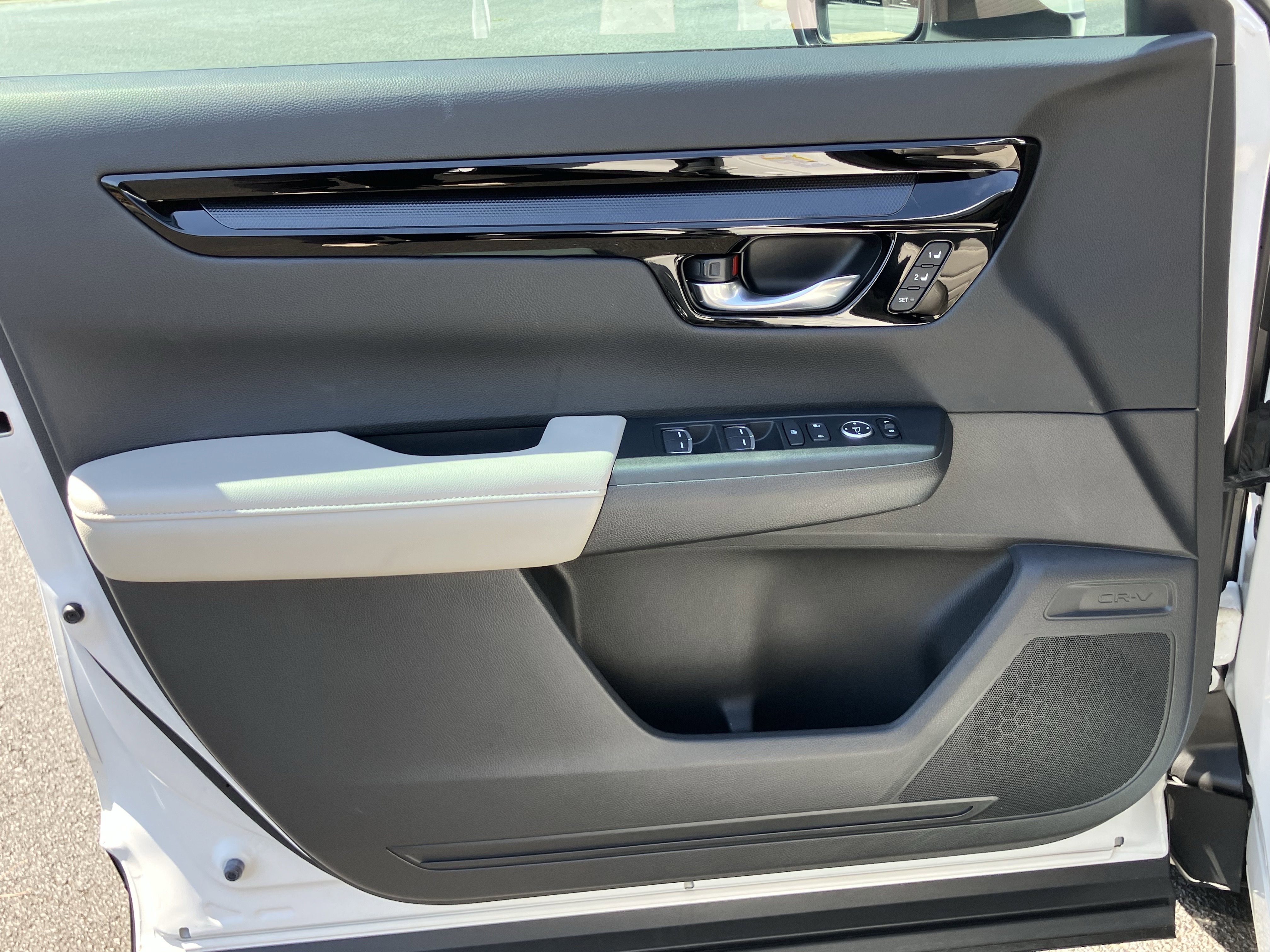 Used 2025 Honda CR-V EX-L image 14