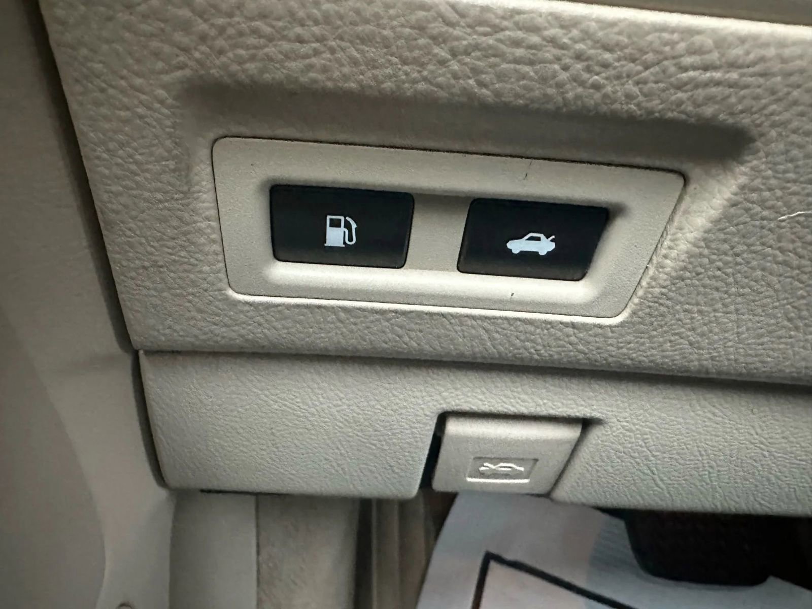 Used 2012 Lexus LS 460 AWD image 28