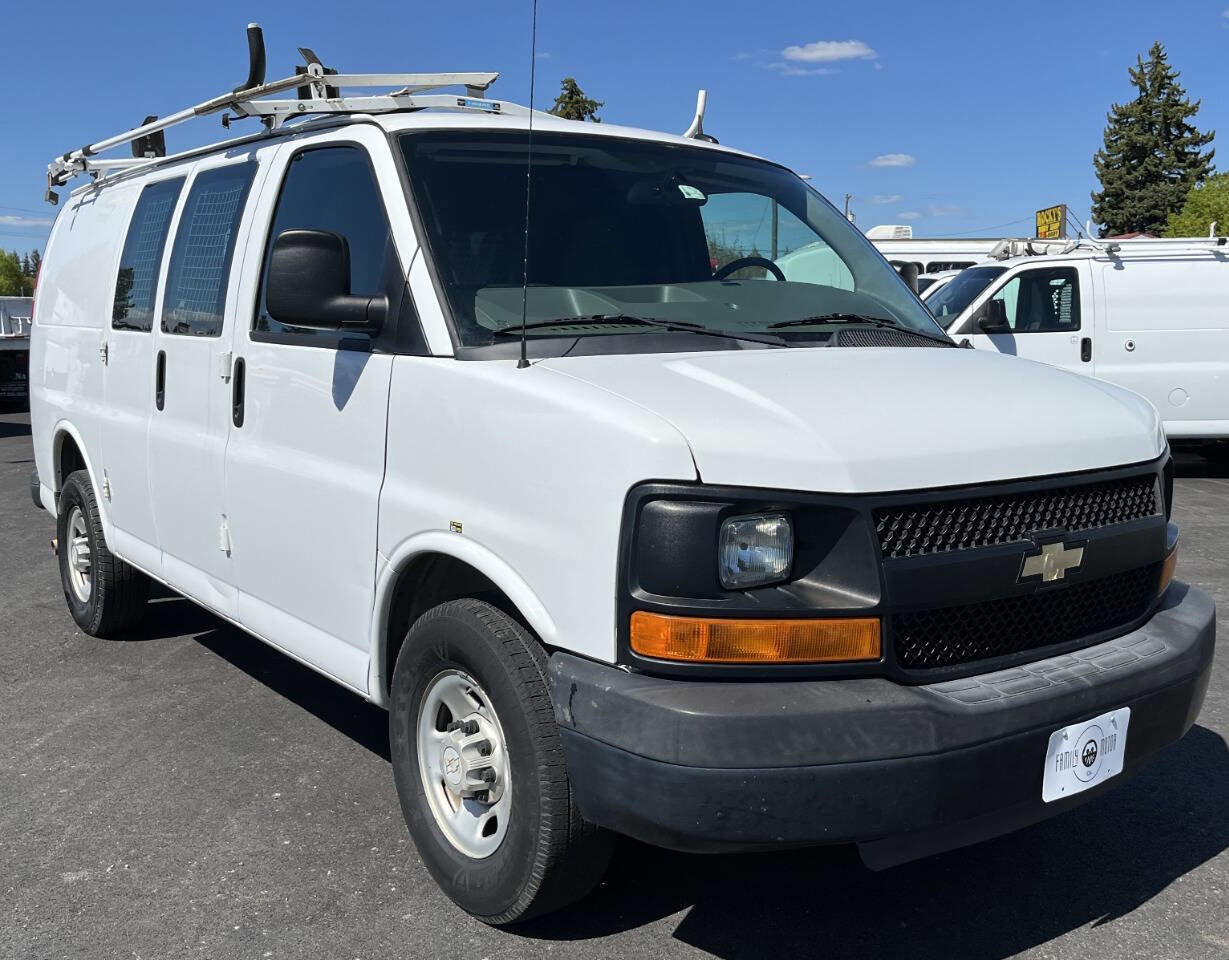Used 2015 Chevrolet Express 2500 RWD image 3