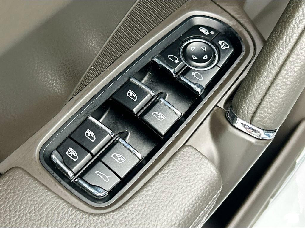 Used 2018 Porsche Cayenne image 22