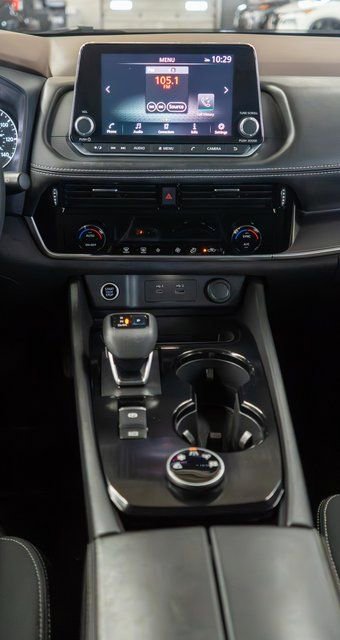 Used 2021 Nissan Rogue SV image 16