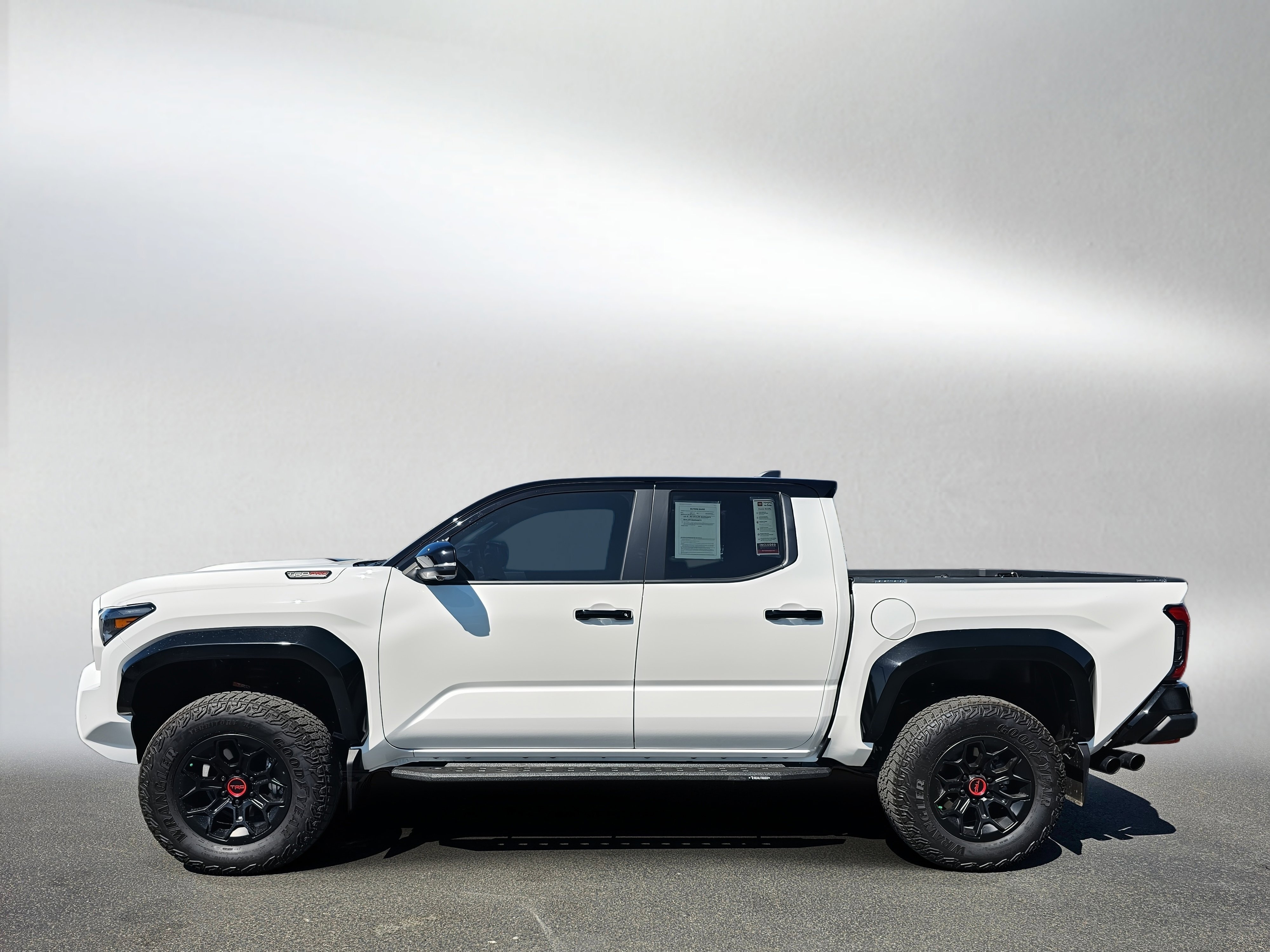 Used 2025 Toyota Tacoma TRD Pro AWD/4WD image 2