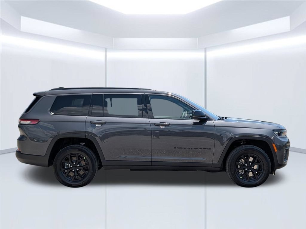 New 2026 Jeep Grand Cherokee L 2WD image 7