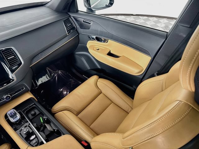 Used 2025 Volvo XC90 B6 Ultra w/ Protection Package Premier AWD/4WD image 24