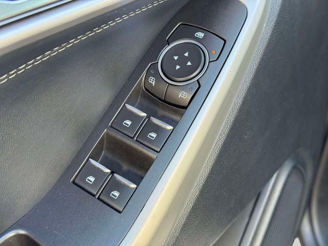 Used 2021 Ford Explorer XLT image 22