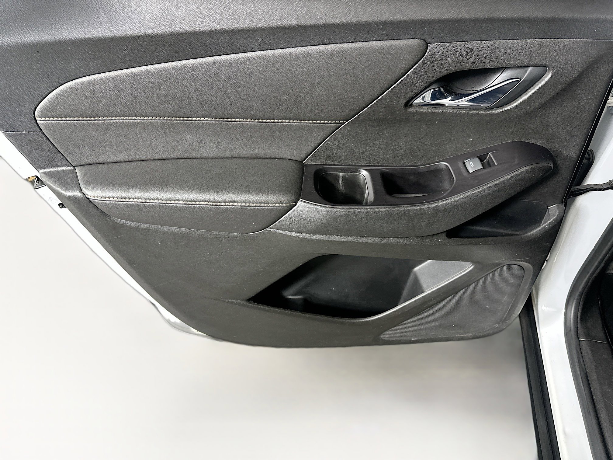 Used 2020 Chevrolet Traverse LS image 24