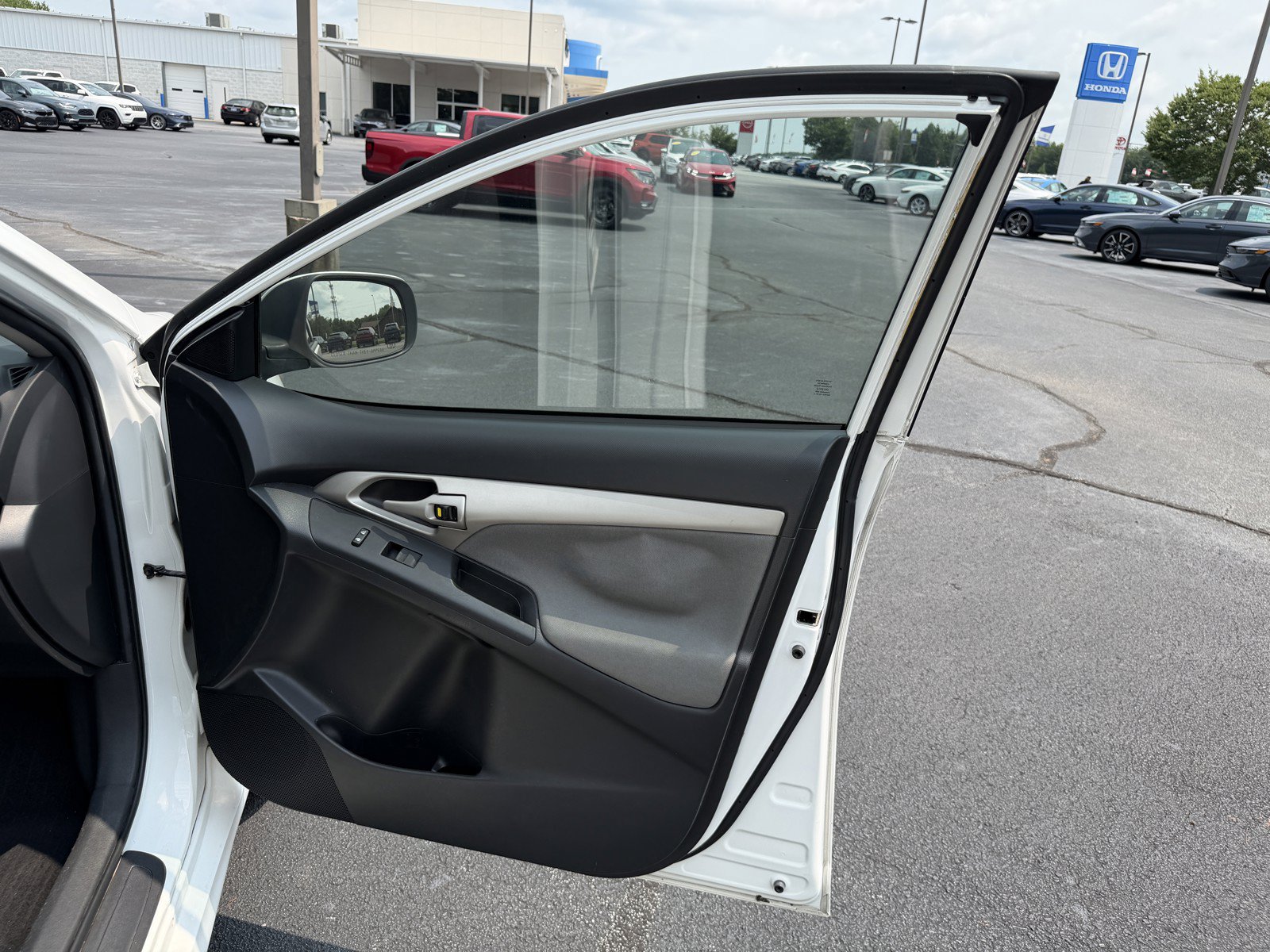 Used 2013 Toyota Matrix L w/ L Sport Pkg FWD image 14