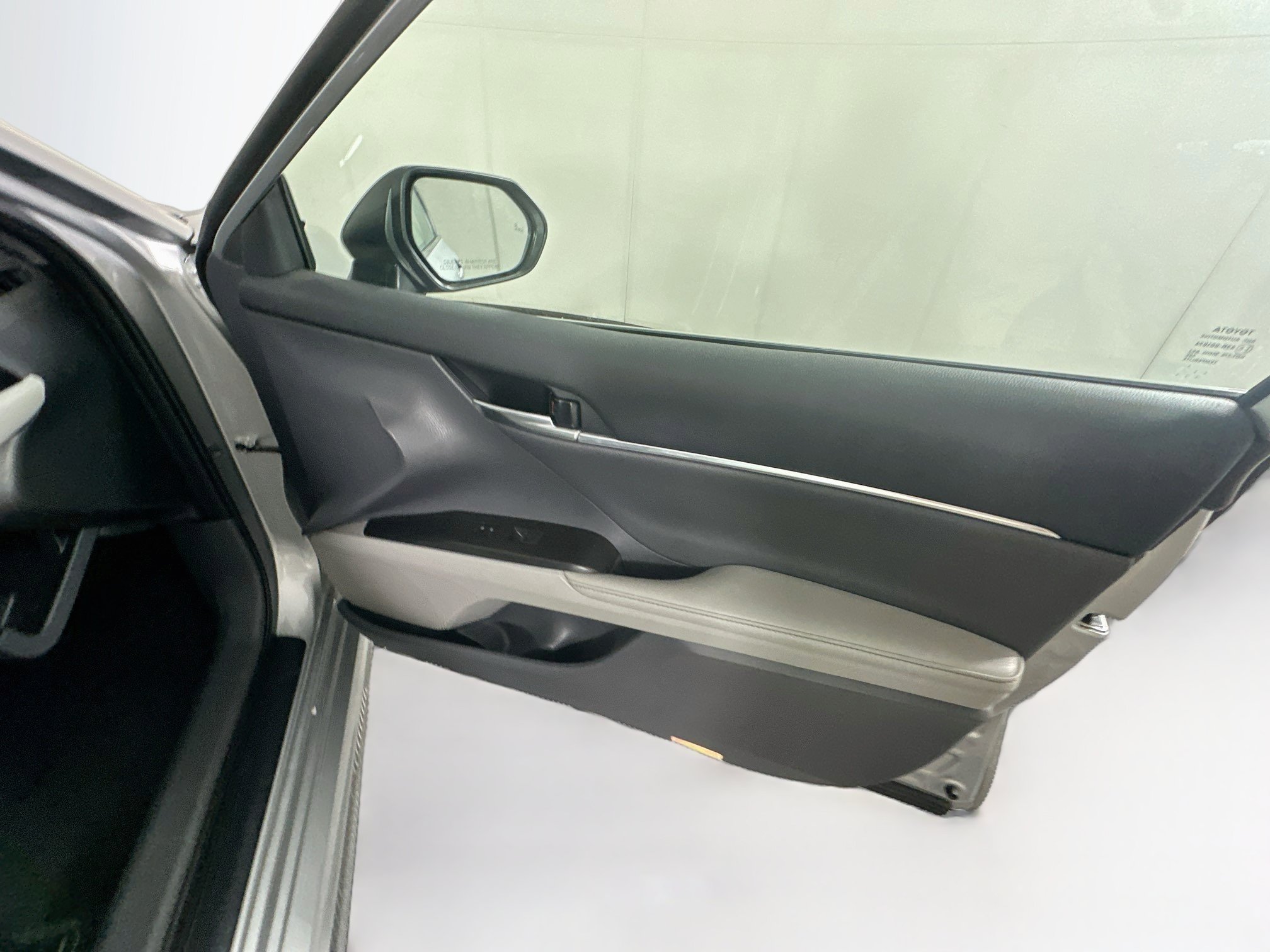 Used 2024 Toyota Camry XSE FWD image 30