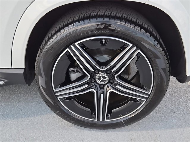 Used 2025 Mercedes-Benz GLE 450e 4MATIC image 11