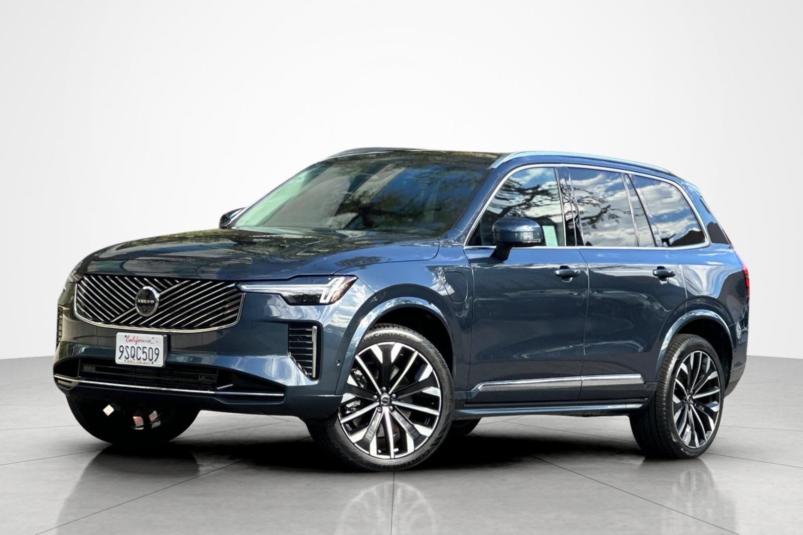 Used 2025 Volvo XC90 T8 Ultra w/ Protection Package Premier