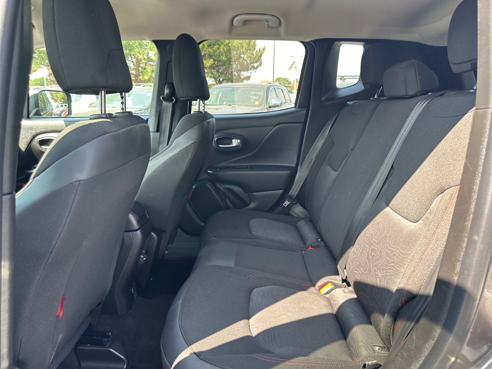 Used 2019 Jeep Renegade Trailhawk w/ Cold Weather Group II AWD/4WD image 16
