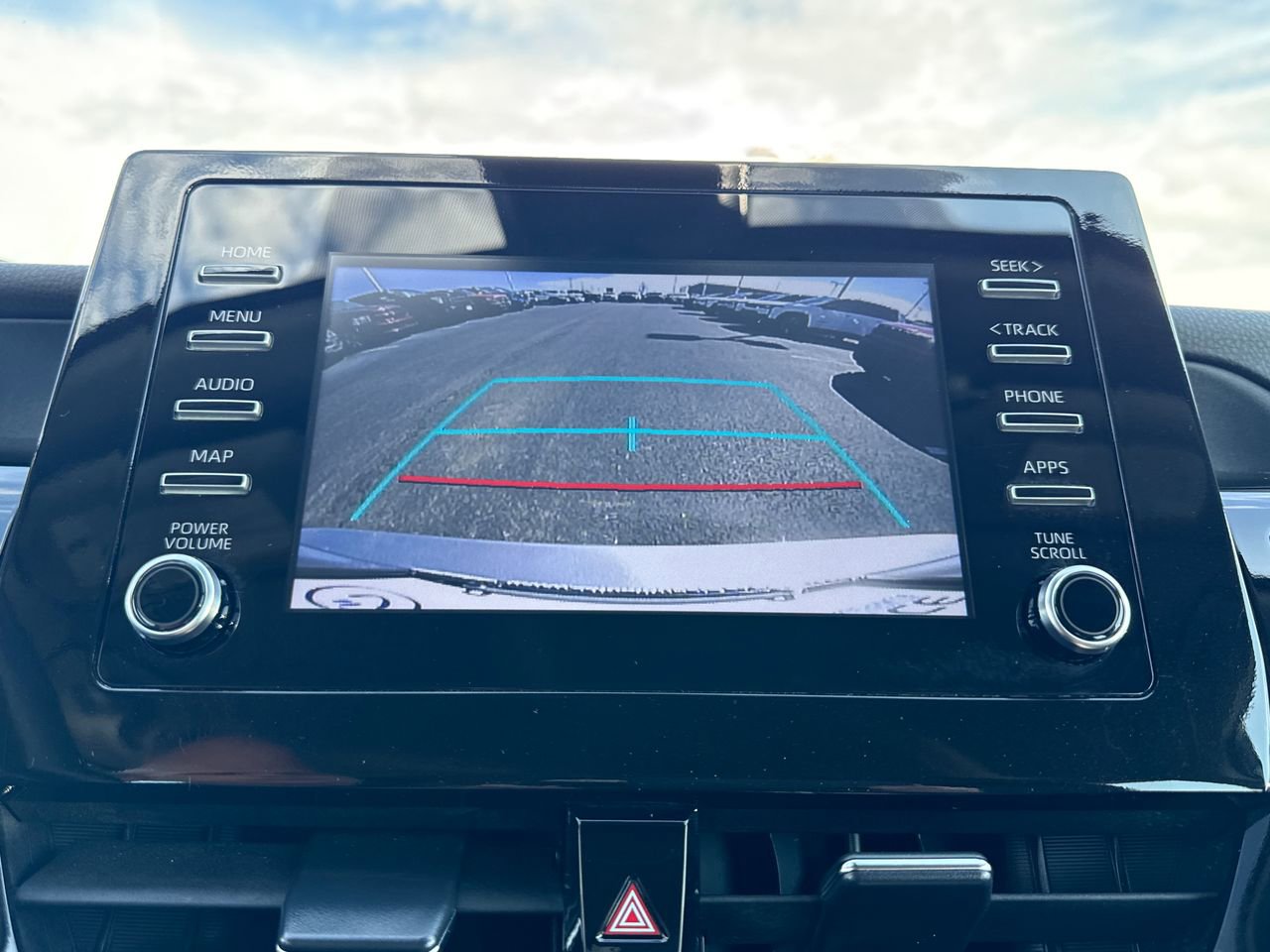 Used 2024 Toyota Camry SE image 19