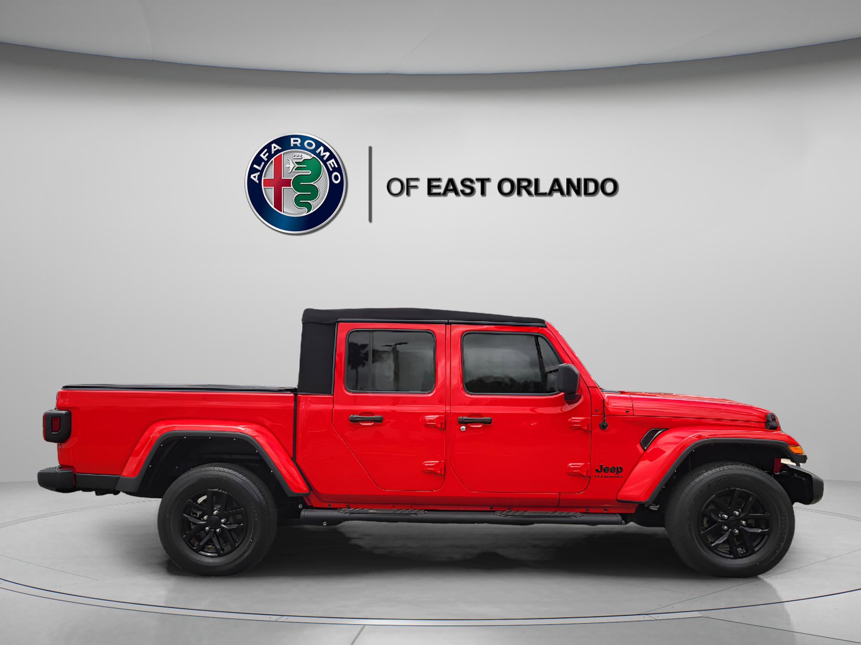 Used 2023 Jeep Gladiator Sport image 8