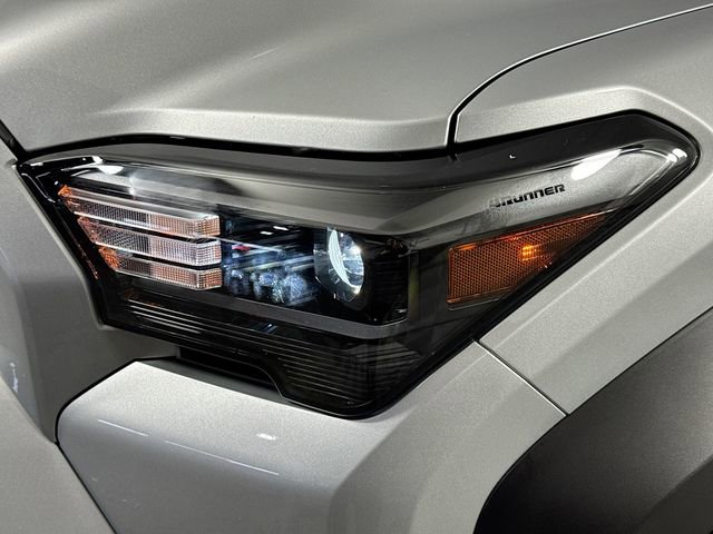 Certified 2025 Toyota 4Runner TRD Off-Road AWD/4WD image 3