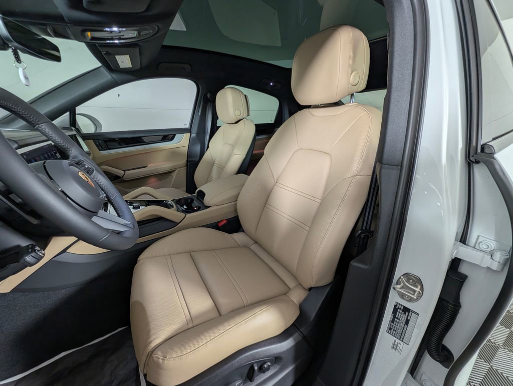 New 2026 Porsche Cayenne Coupe image 5