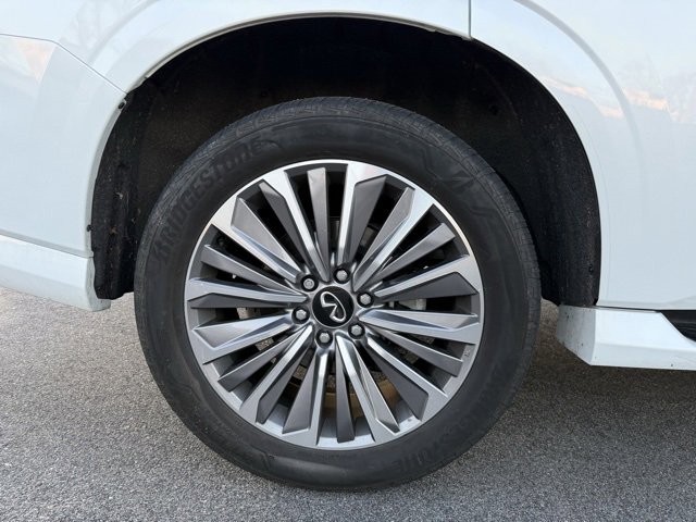 Used 2025 INFINITI QX80 Sensory image 11