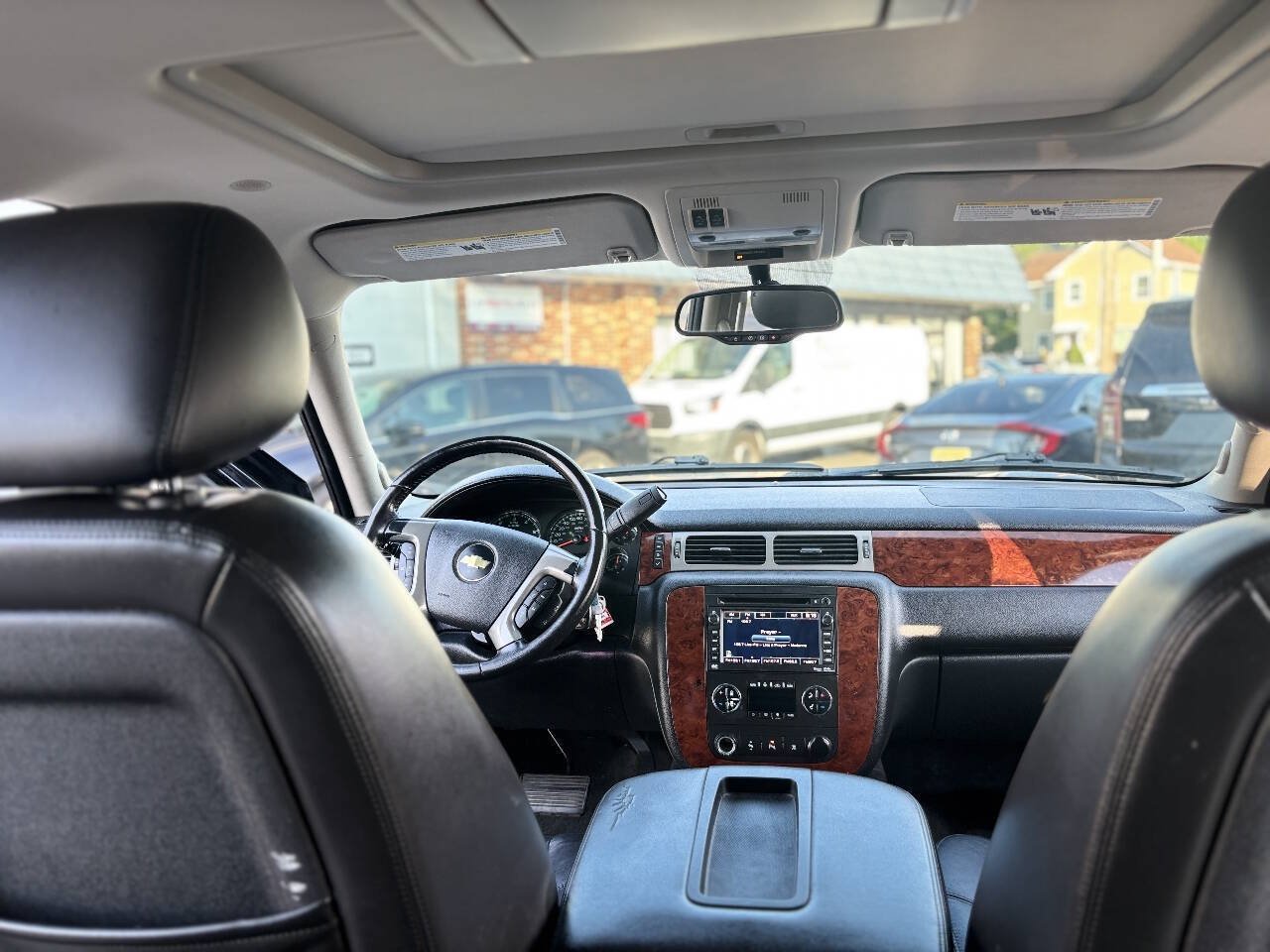 Used 2011 Chevrolet Suburban LT AWD/4WD image 28