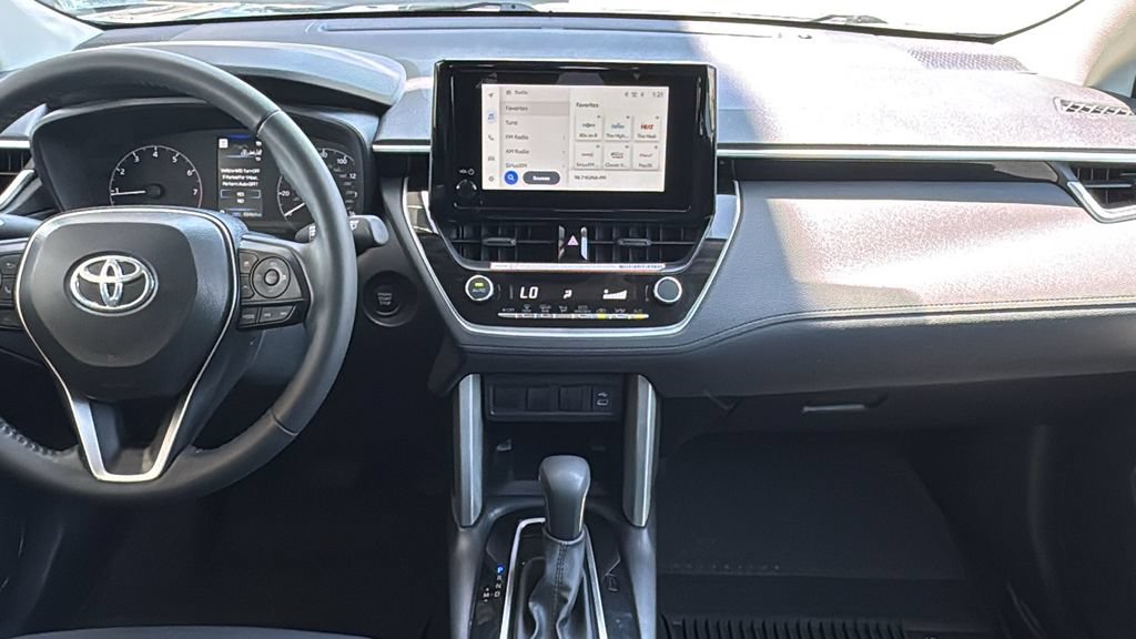 Used 2024 Toyota Corolla Cross LE FWD image 9