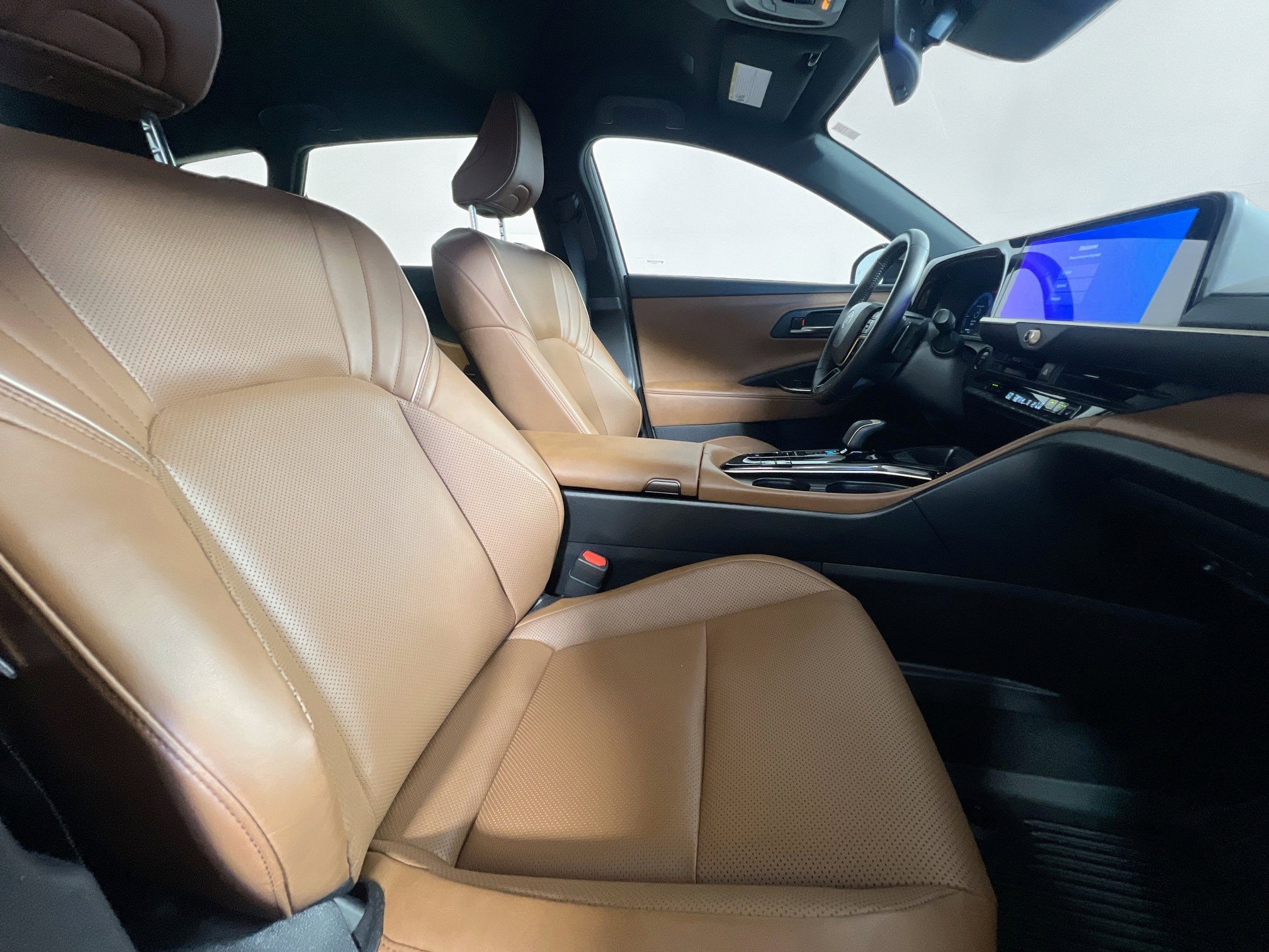 Used 2025 Toyota Crown Signia AWD/4WD image 31