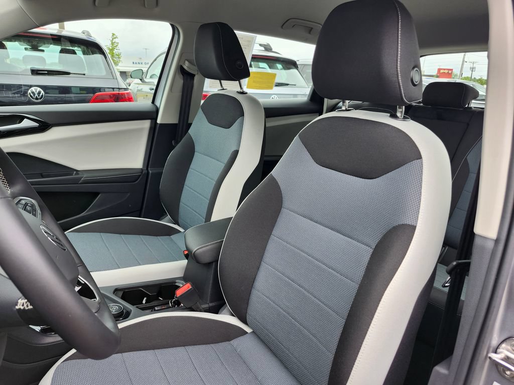 Certified 2025 Volkswagen Taos S AWD/4WD image 11