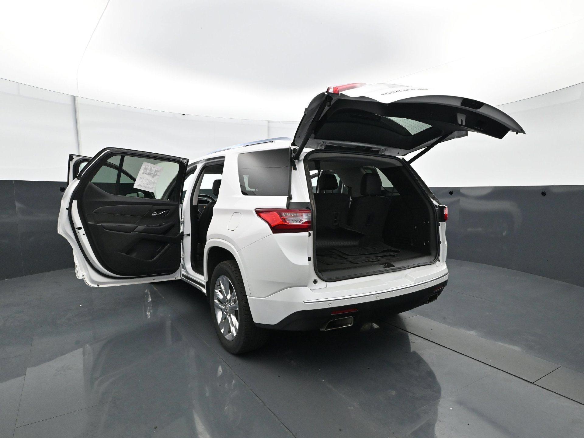 Used 2021 Chevrolet Traverse High Country AWD/4WD image 36