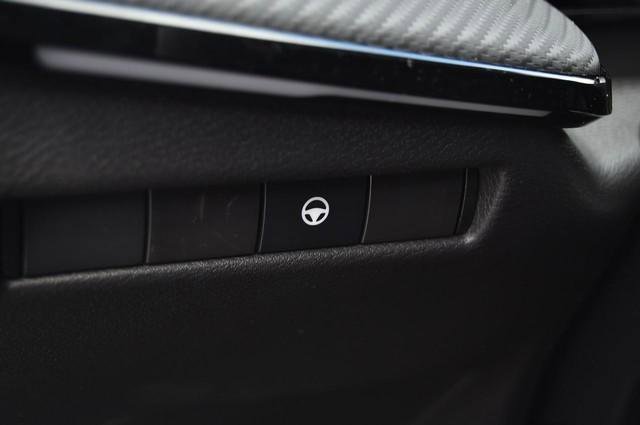 New 2025 Nissan Kicks SR image 11