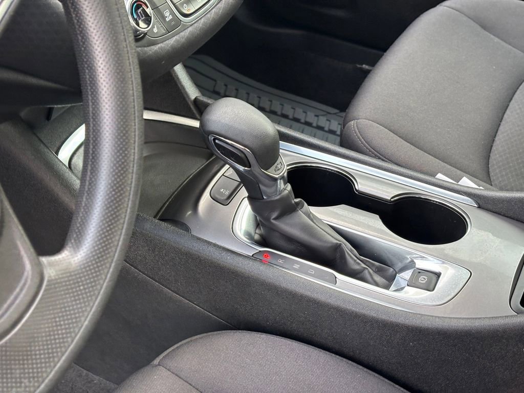 Used 2024 Chevrolet Malibu LT FWD image 12