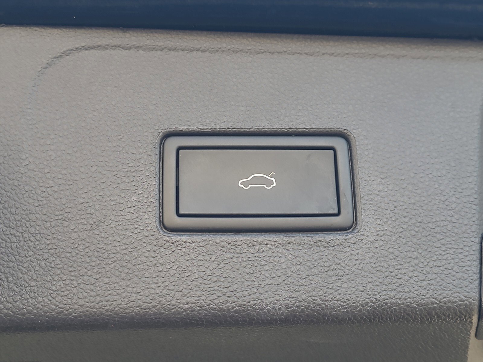 Used 2023 Volkswagen Atlas SE image 28