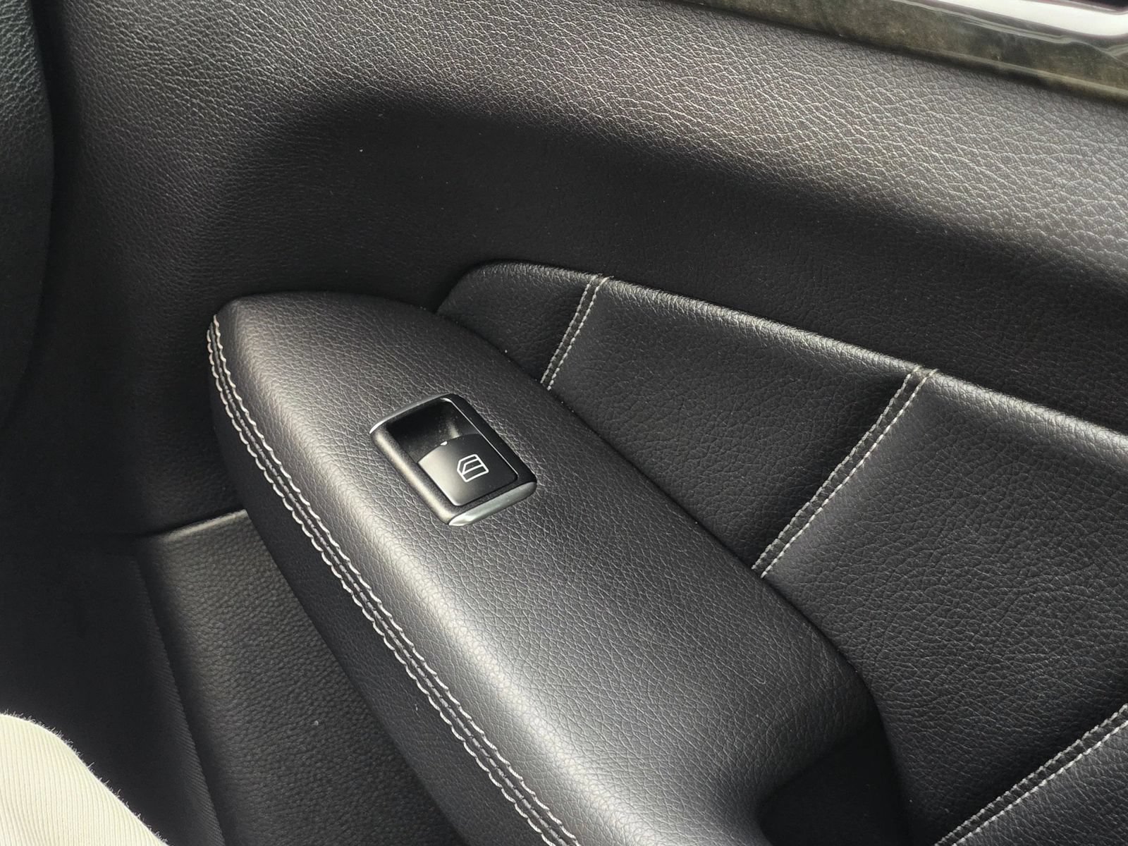 Used 2016 Mercedes-Benz GL 450 4MATIC image 24