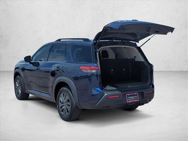 Used 2024 Nissan Pathfinder SV FWD image 8