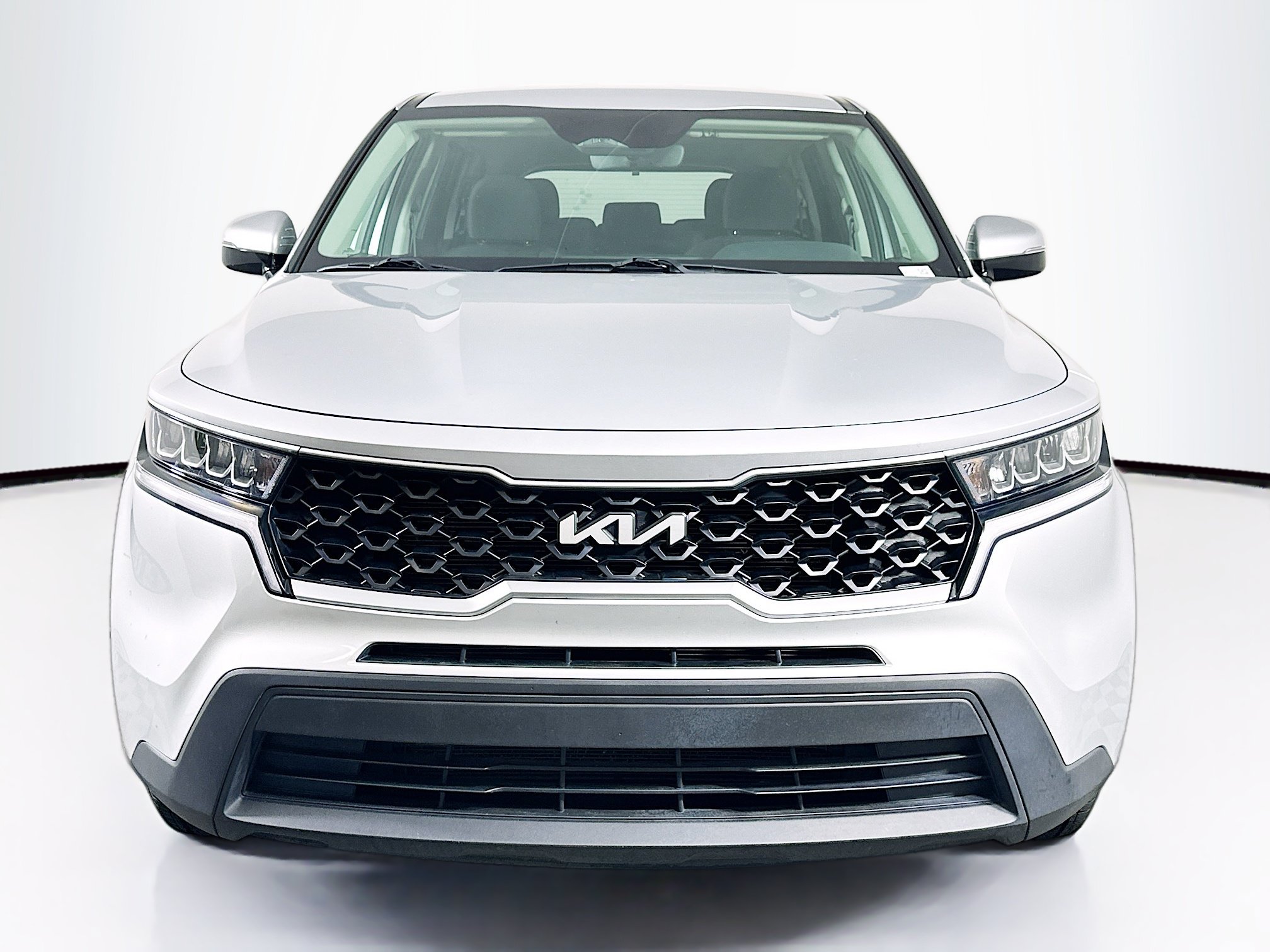 Used 2022 Kia Sorento LX FWD image 2