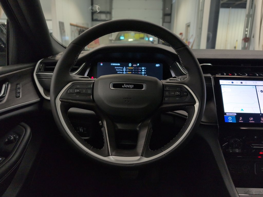 New 2025 Jeep Grand Cherokee L Limited w/ Luxury Tech Group II image 11