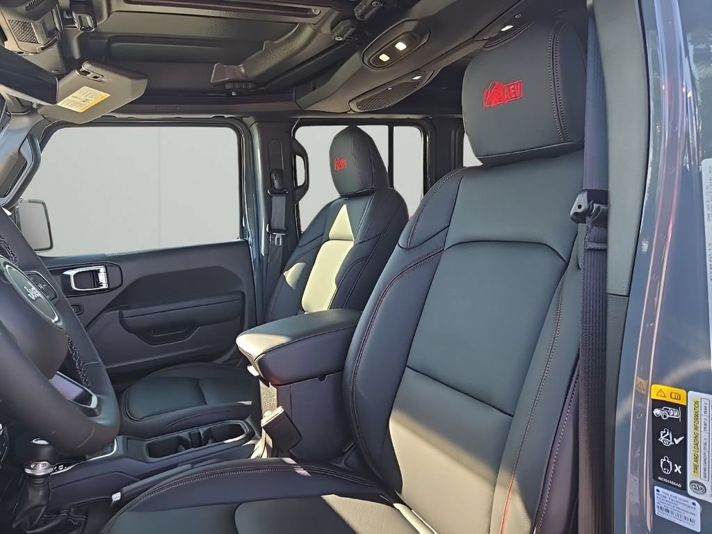 New 2025 Jeep Wrangler Unlimited Rubicon w/ Safety Group AWD/4WD image 38