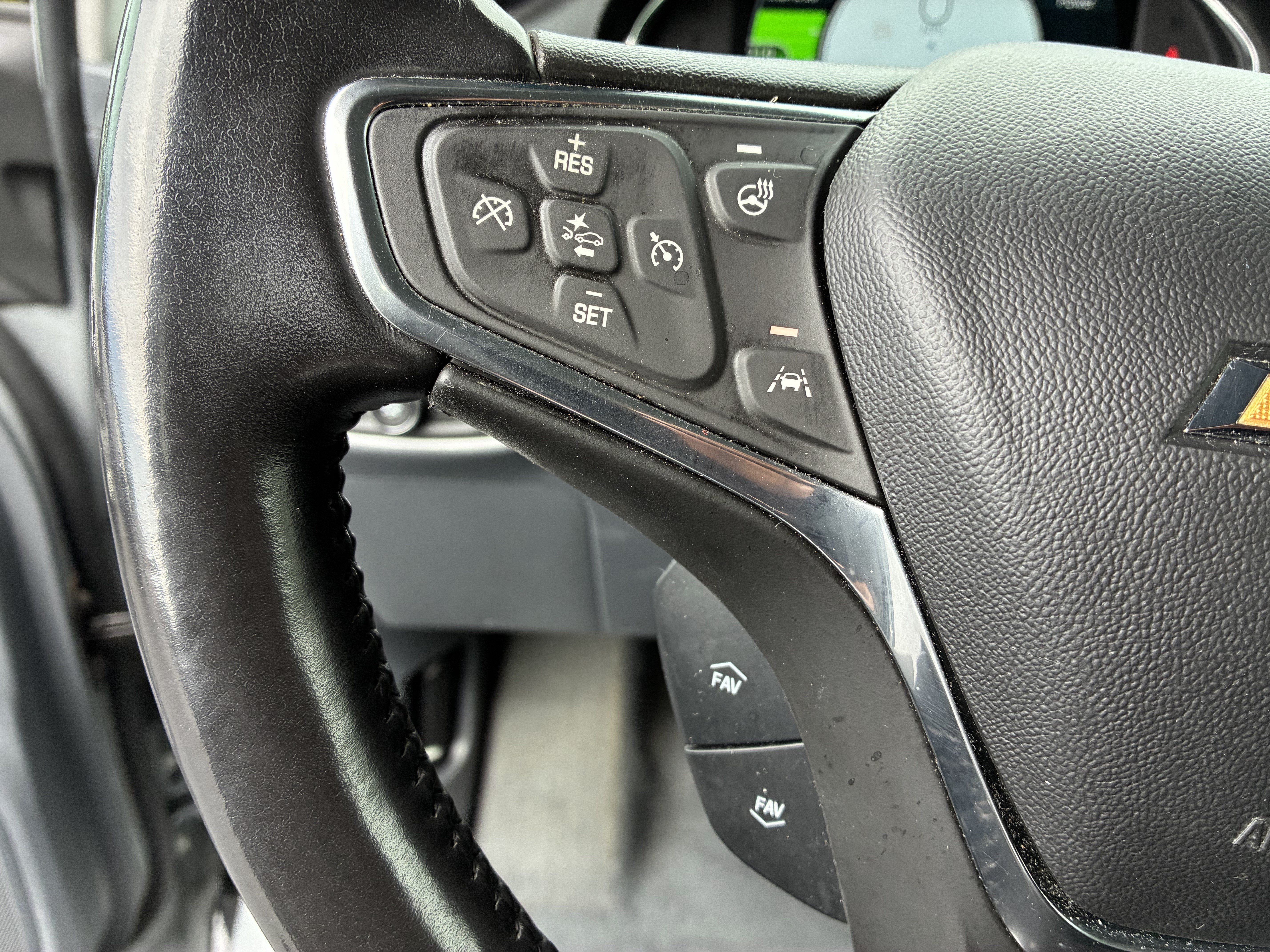 Used 2020 Chevrolet Bolt LT FWD image 28