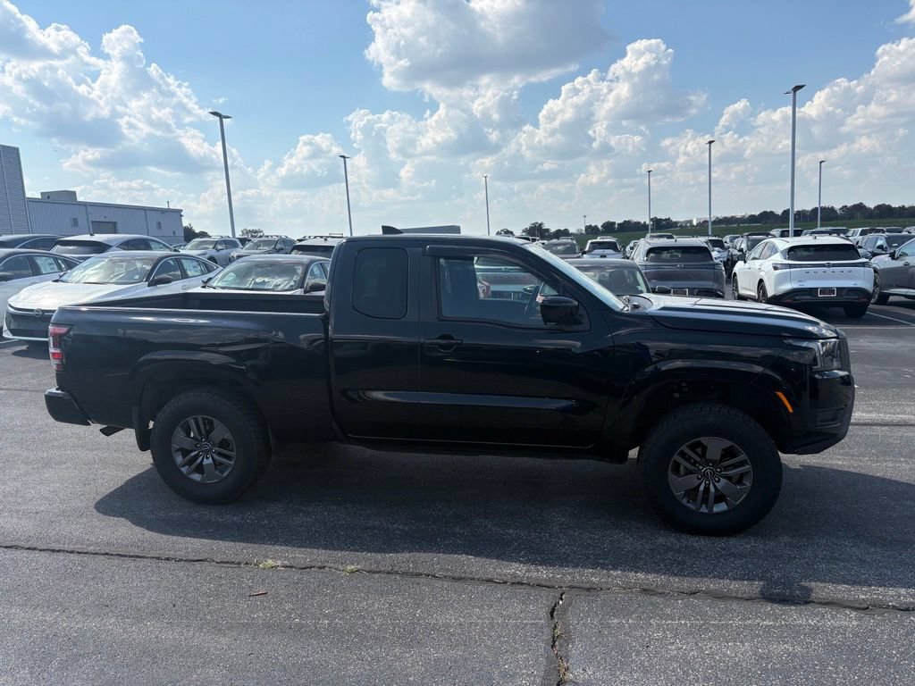 Used 2025 Nissan Frontier SV AWD/4WD image 4