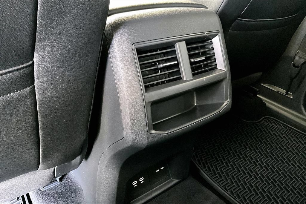 Used 2021 Volkswagen Atlas Cross Sport SEL w/ Cross Sport MDO Package AWD/4WD image 33