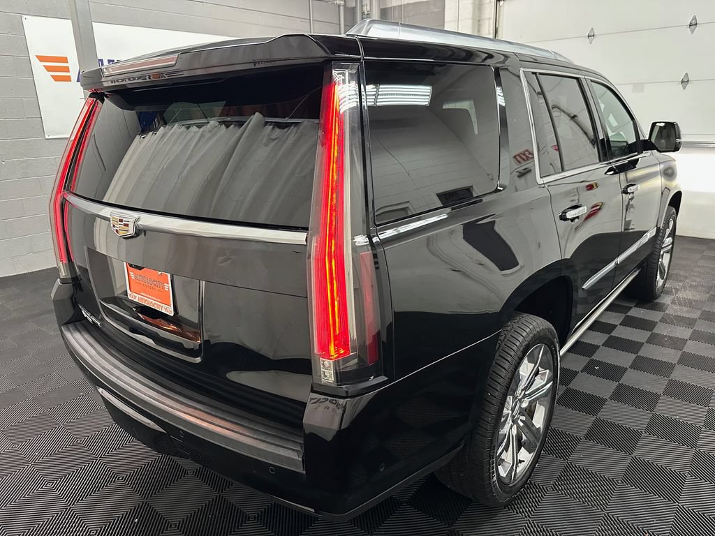 Used 2017 Cadillac Escalade Platinum AWD/4WD image 9