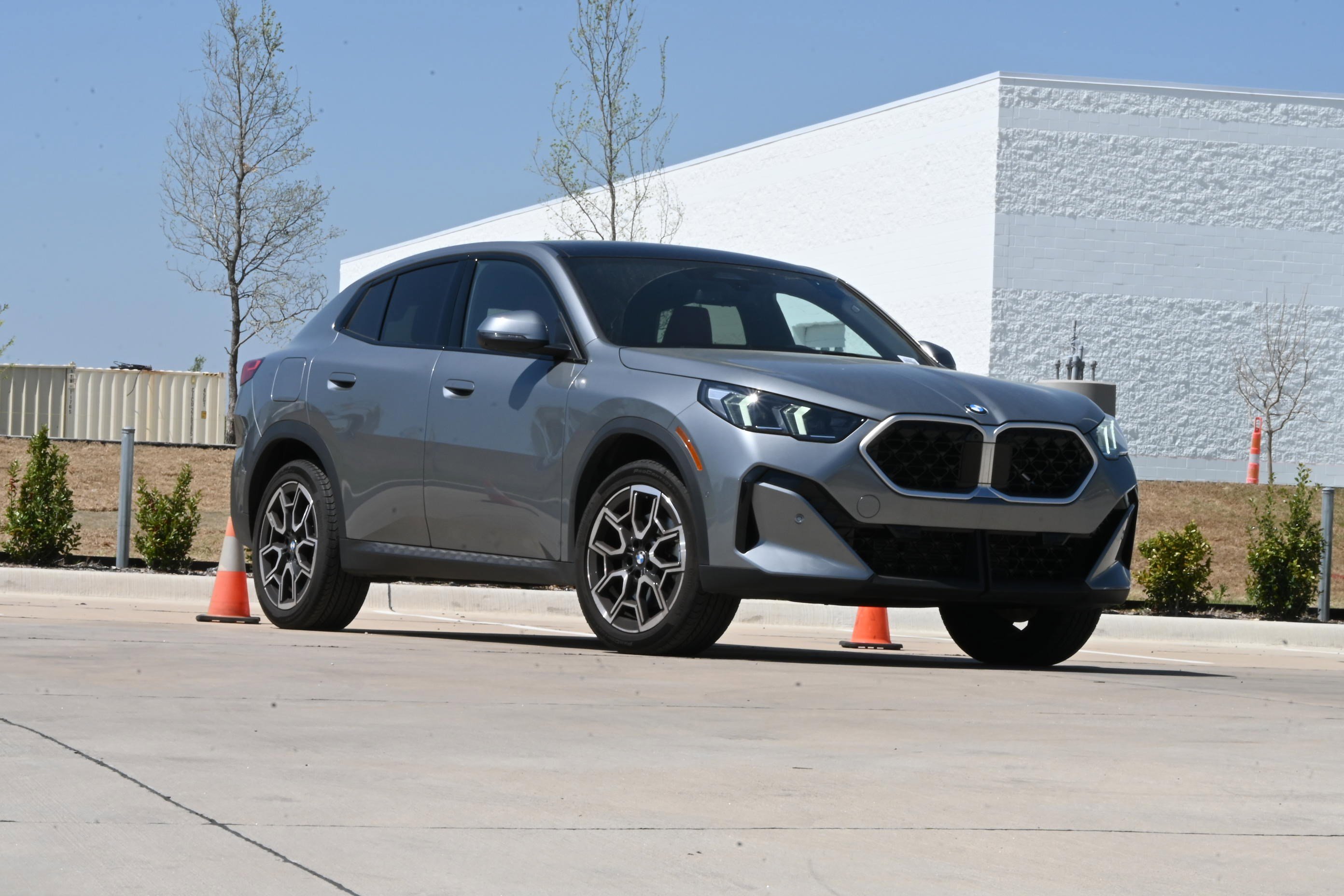 Certified 2025 BMW X2 xDrive28i image 2