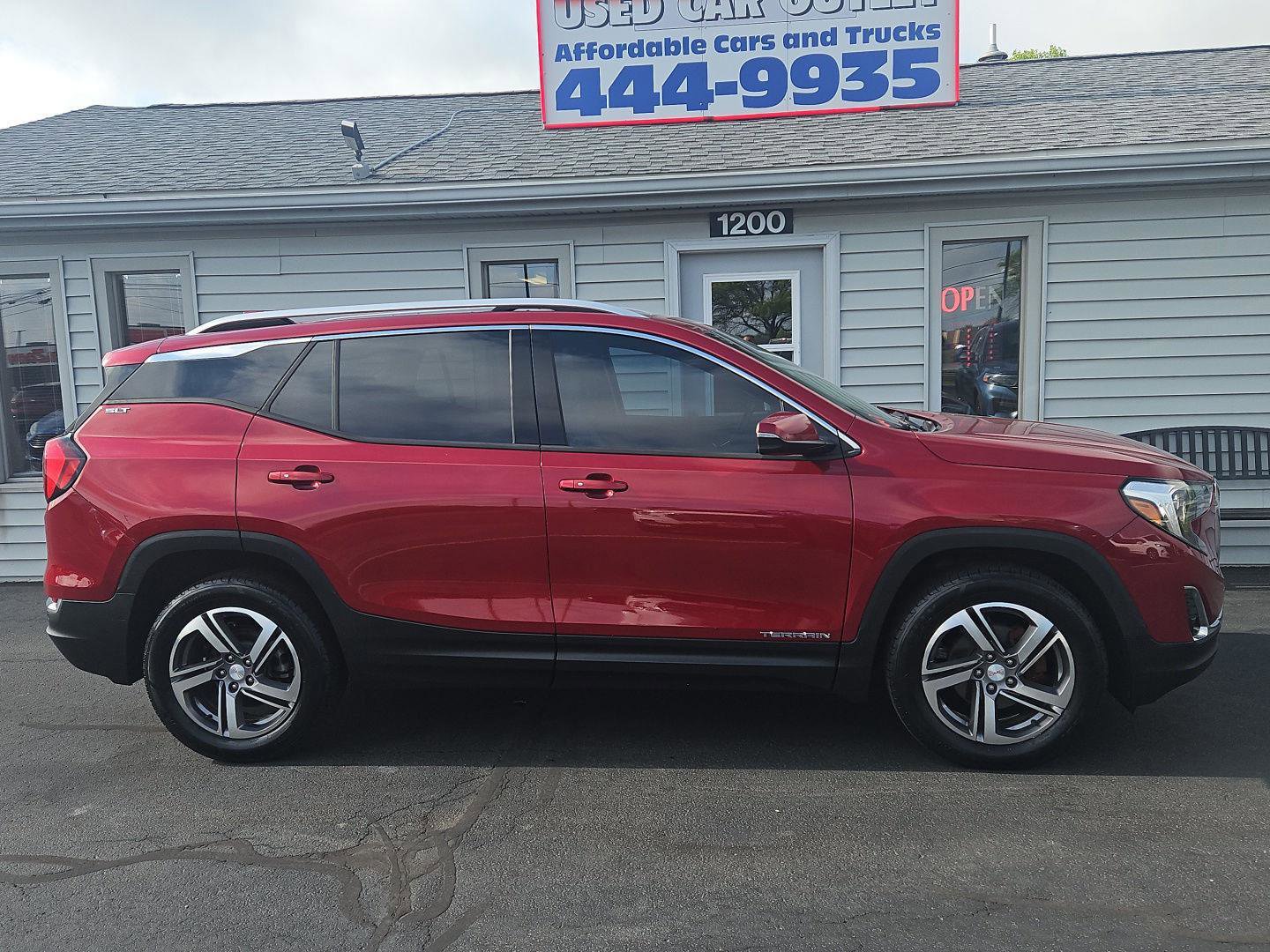 Used 2019 GMC Terrain SLT w/ Preferred Package AWD/4WD image 2