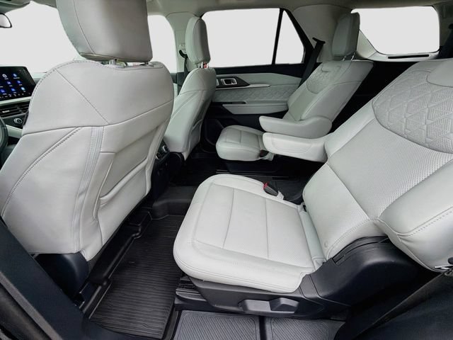 Used 2025 Ford Explorer Platinum w/ Ultimate Package AWD/4WD image 29