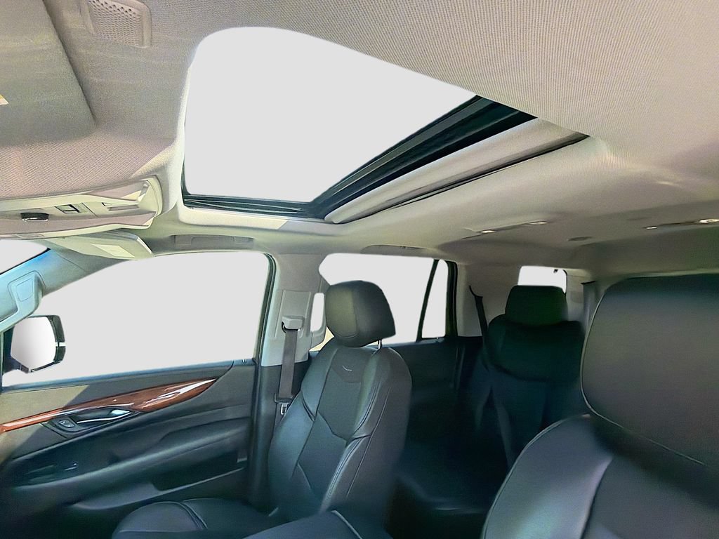 Used 2016 Cadillac Escalade Luxury AWD/4WD image 22