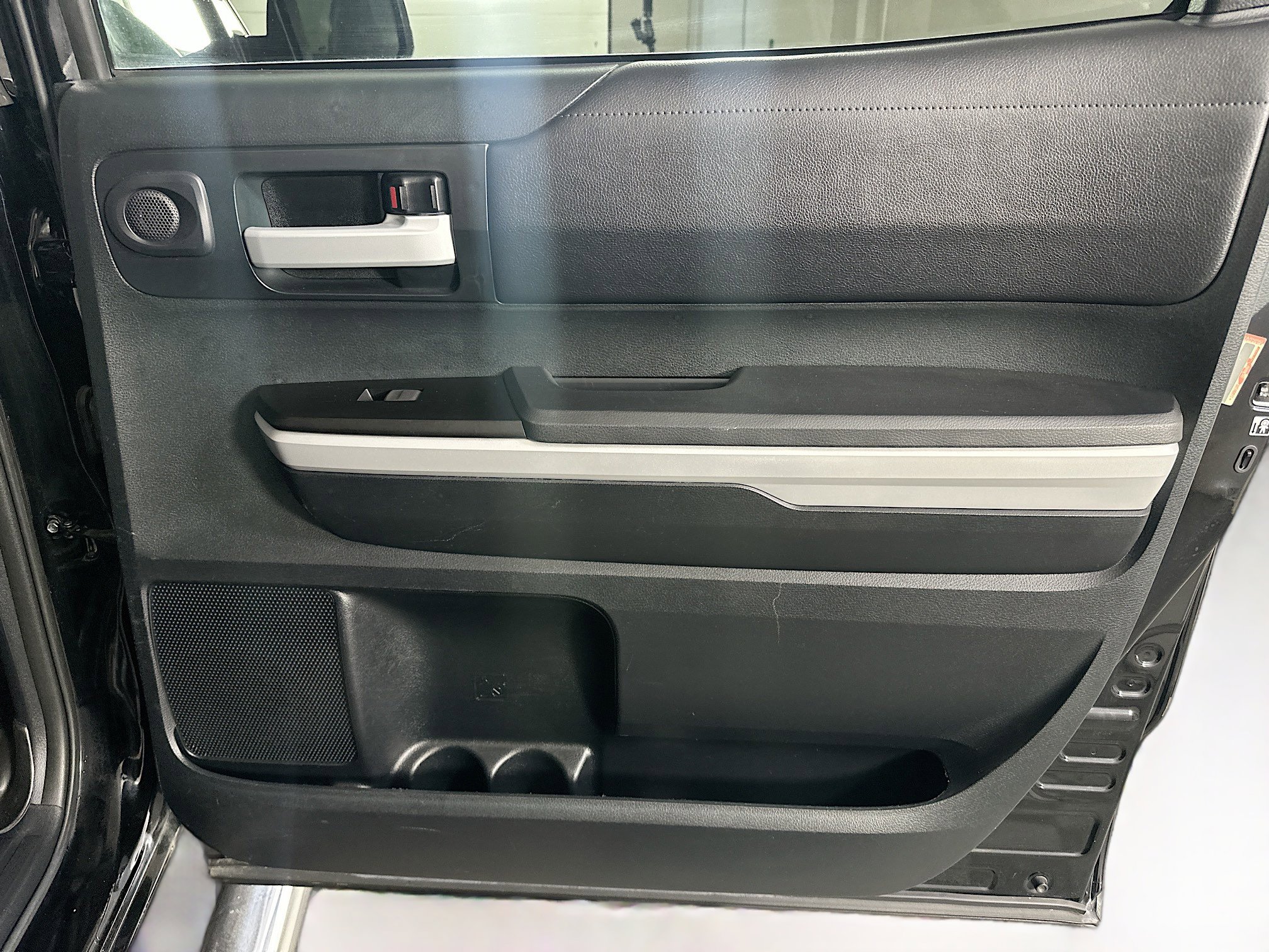 Used 2018 Toyota Tundra SR5 w/ SR5 Upgrade Package image 28