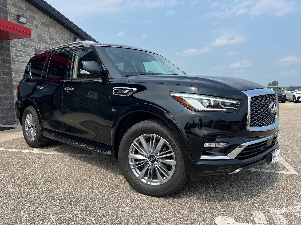 Used 2019 INFINITI QX80 Luxe image 3