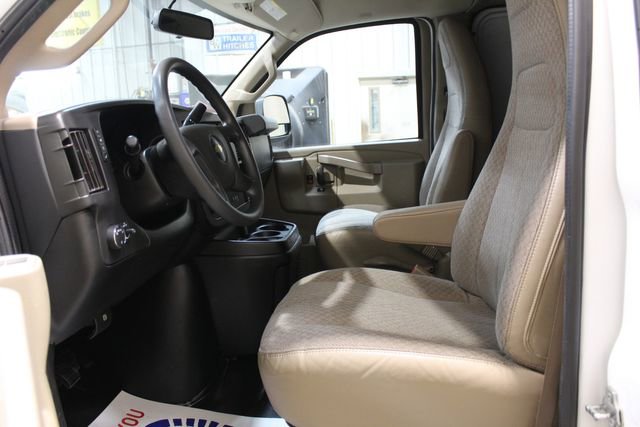 Used 2019 Chevrolet Express 2500 Extended image 10